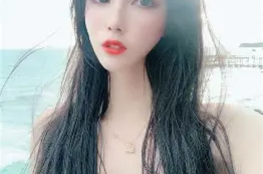 性感女星差点被两位大佬夹死的瓜！